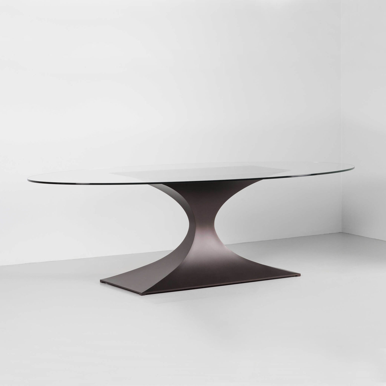 CAPRICORN OVAL DINING TABLE - R HUGHES