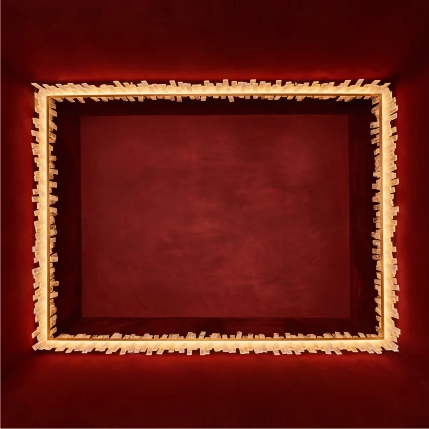 Aquitaine Crown