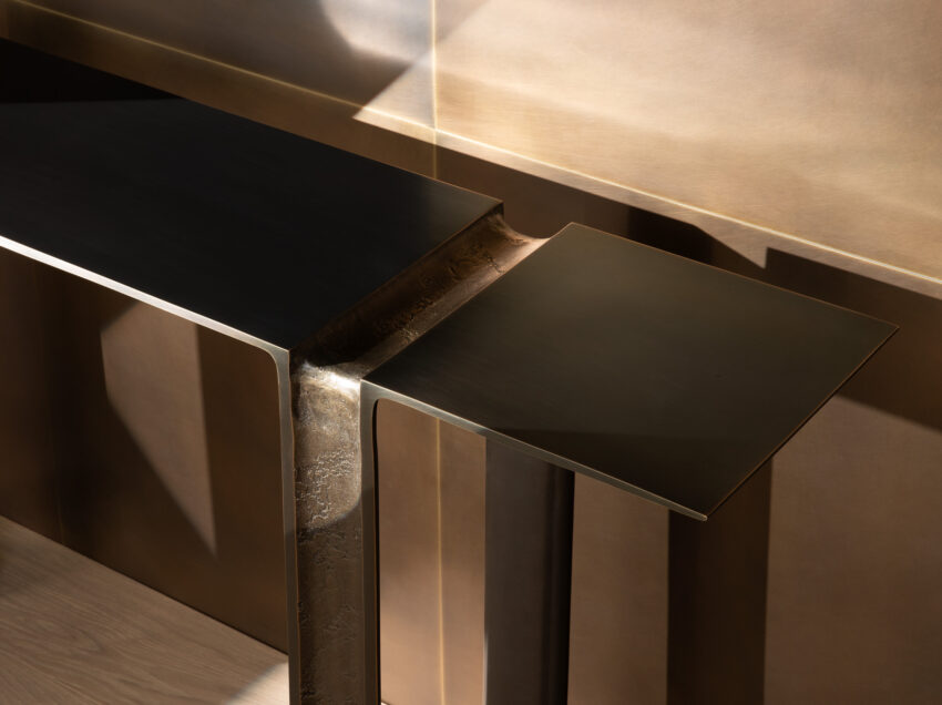 DUNMORE CONSOLE