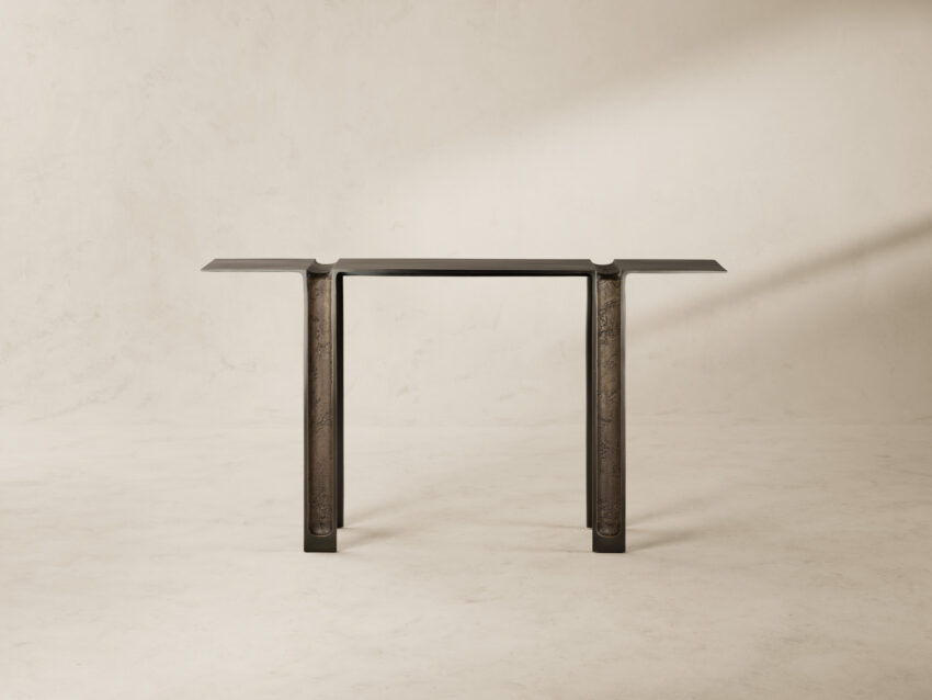 DUNMORE CONSOLE