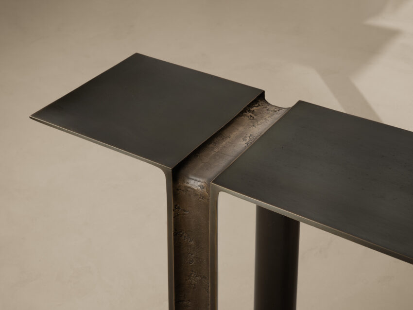 DUNMORE CONSOLE