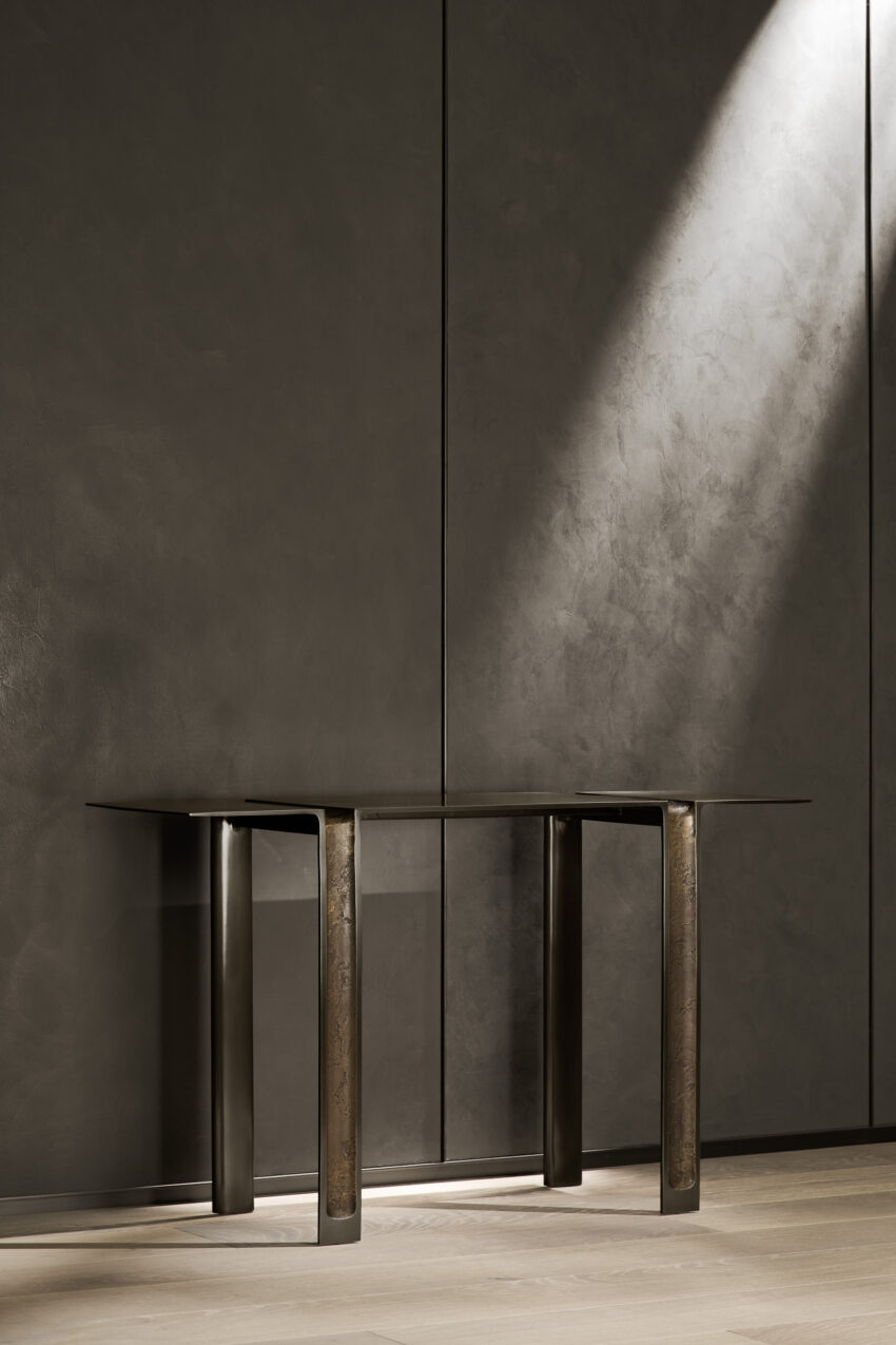 DUNMORE CONSOLE