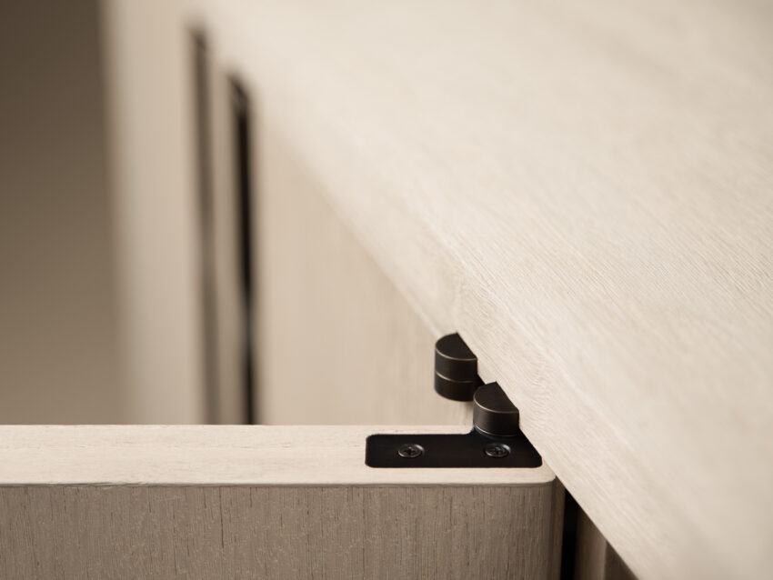 MANCHESTER CREDENZA