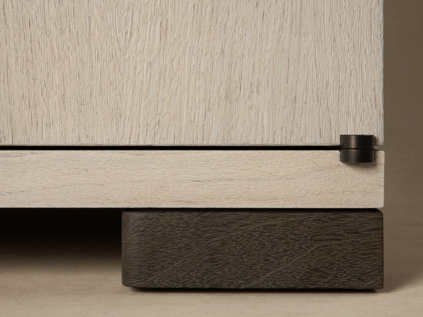 MANCHESTER CREDENZA