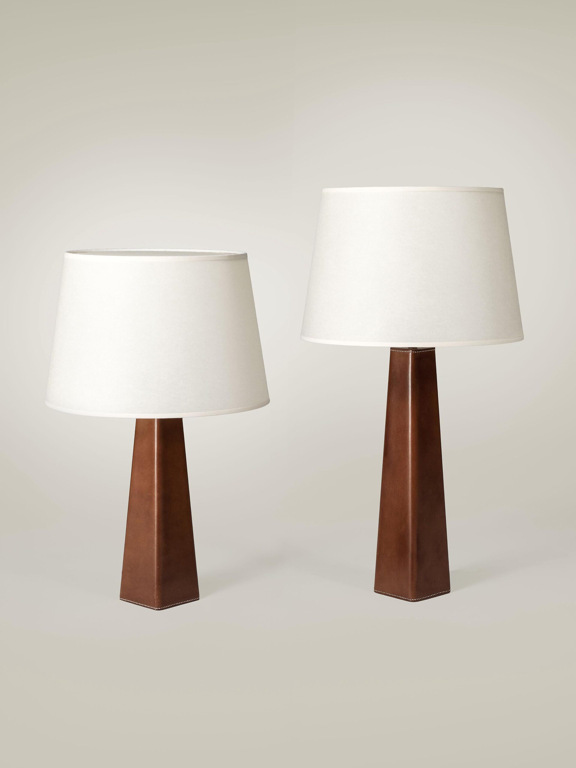 LEATHER TABLE LAMP