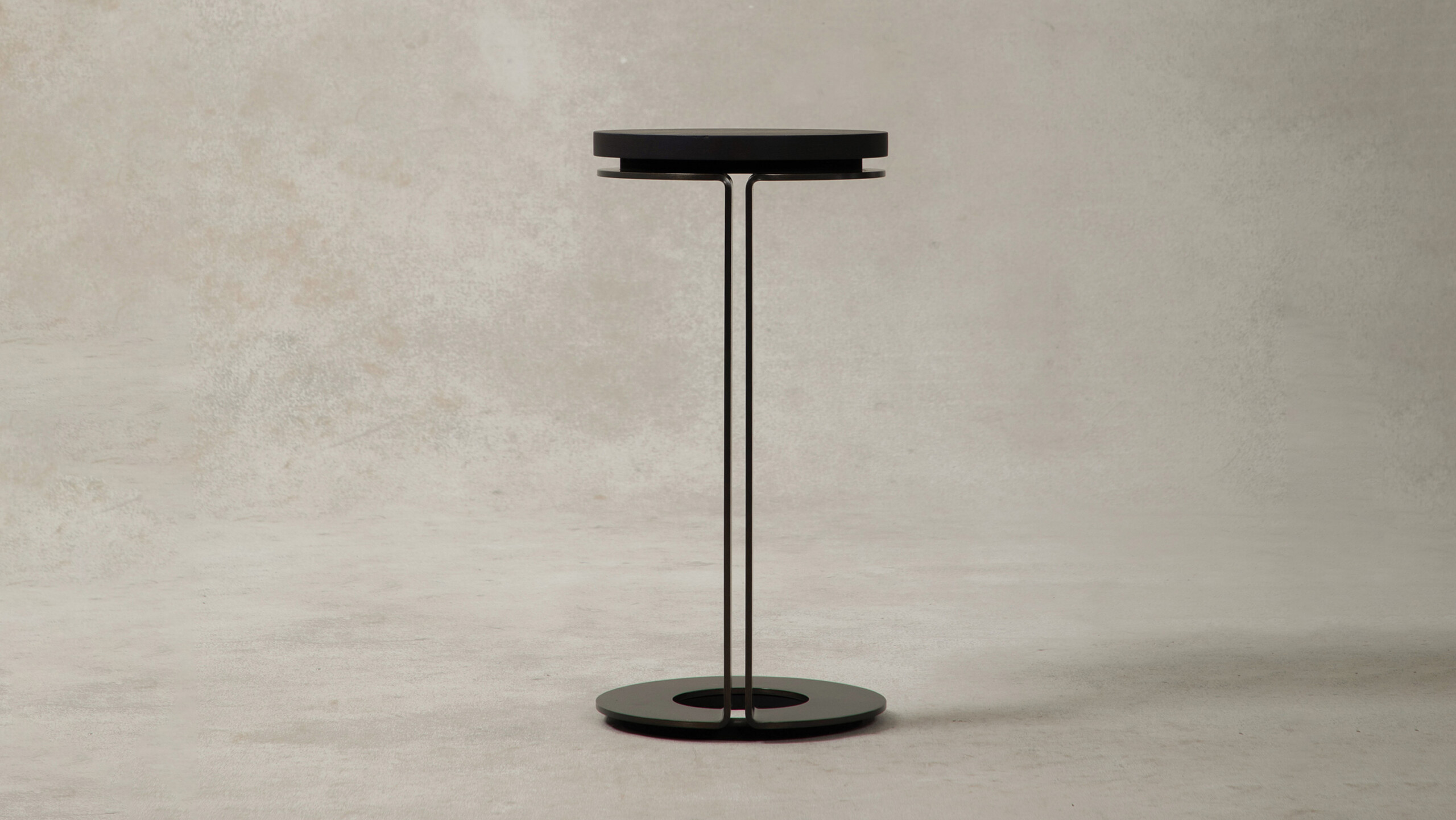 Halo Round Spot Table