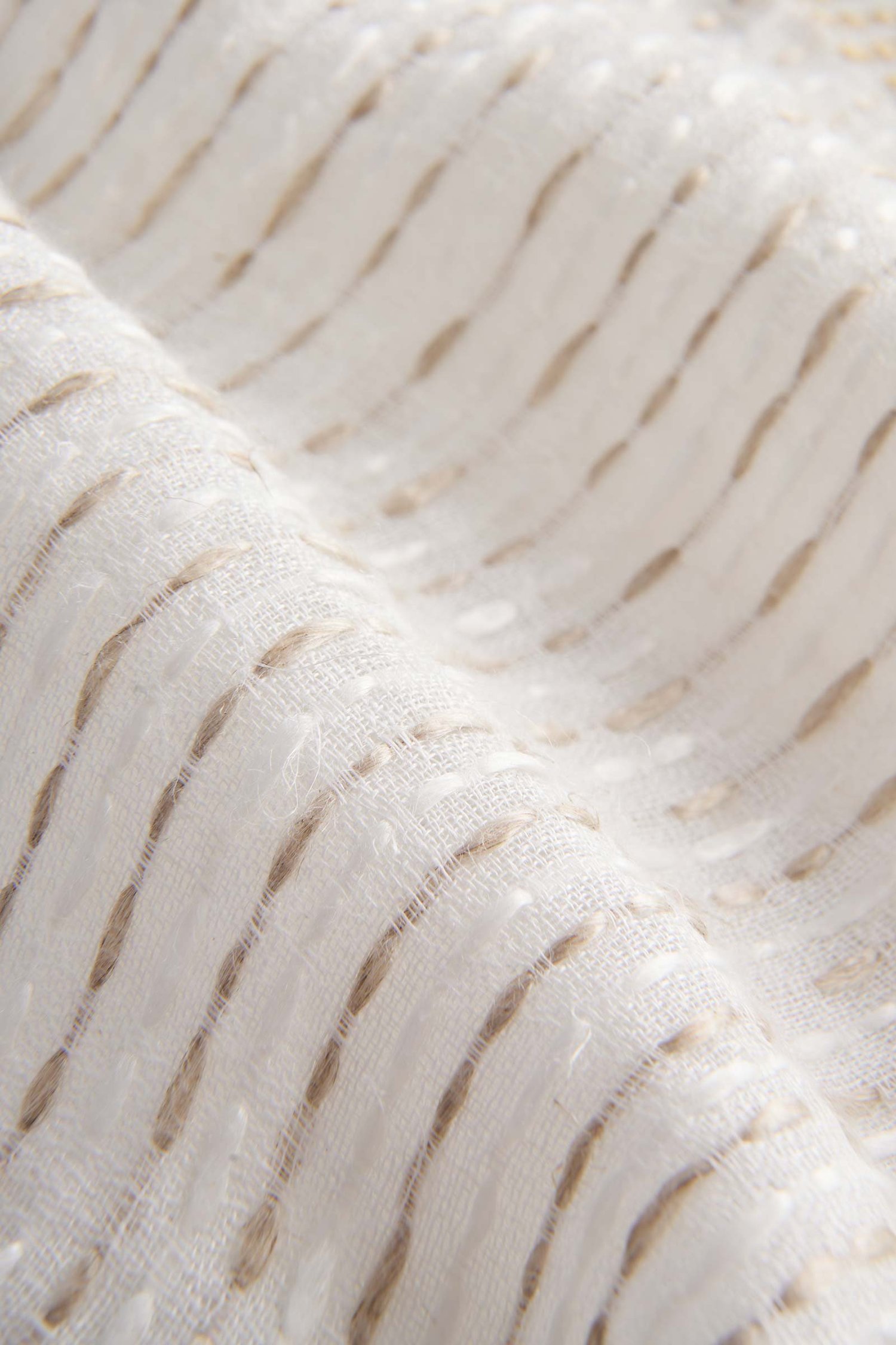 CASPIA in Almond/Perla