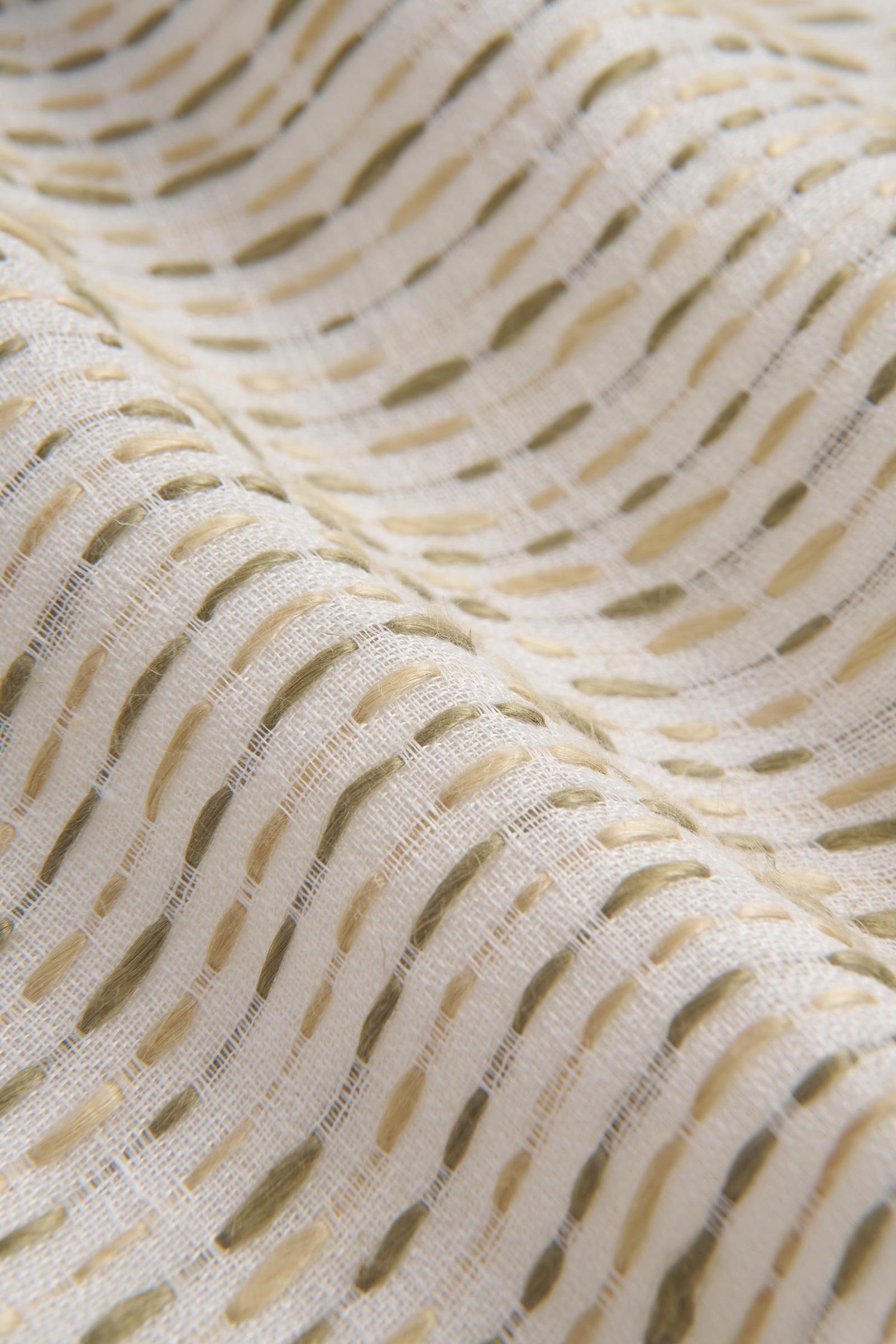 CASPIA in Hazel/Walnut