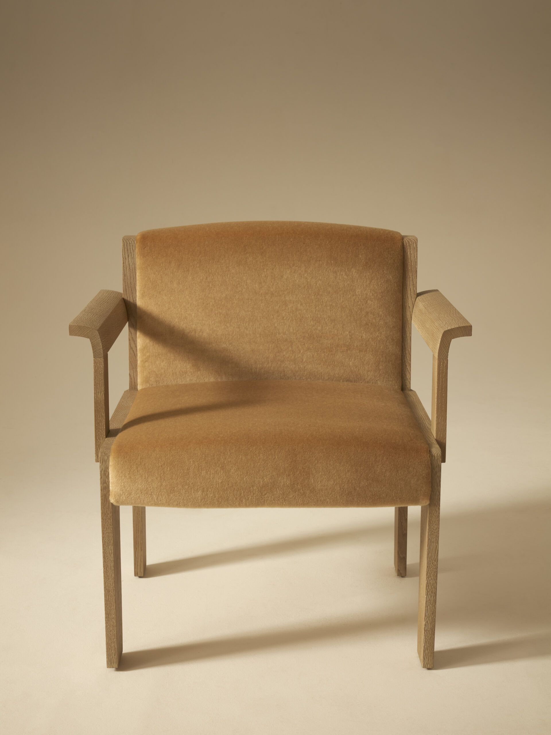 GIL LOW CHAIR