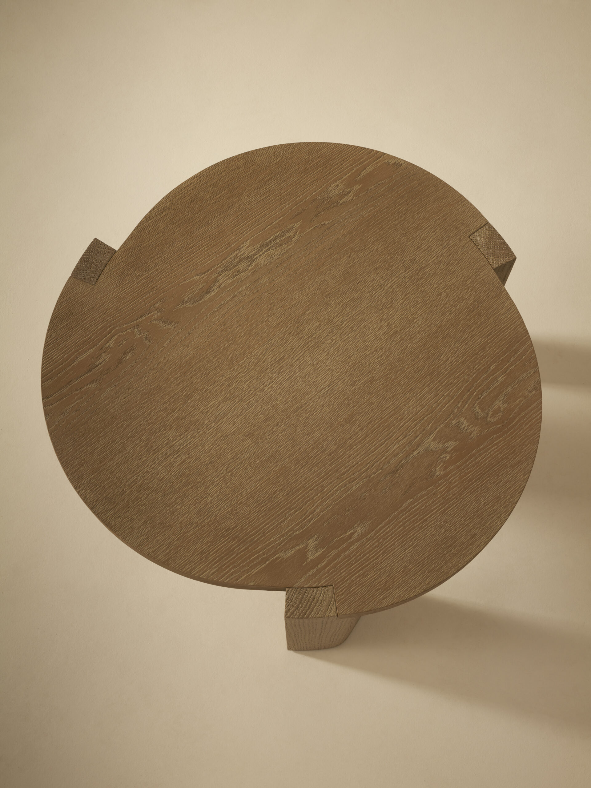 GIL SIDE TABLE